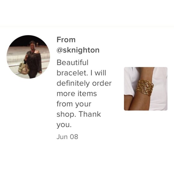 ๐ HI, I'M SANDI. WECOME TO MY CLOSET ๐ - Picture 8 of 16